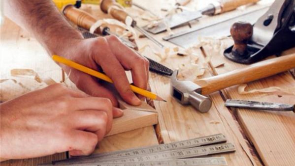 如何確保工程按期完工？